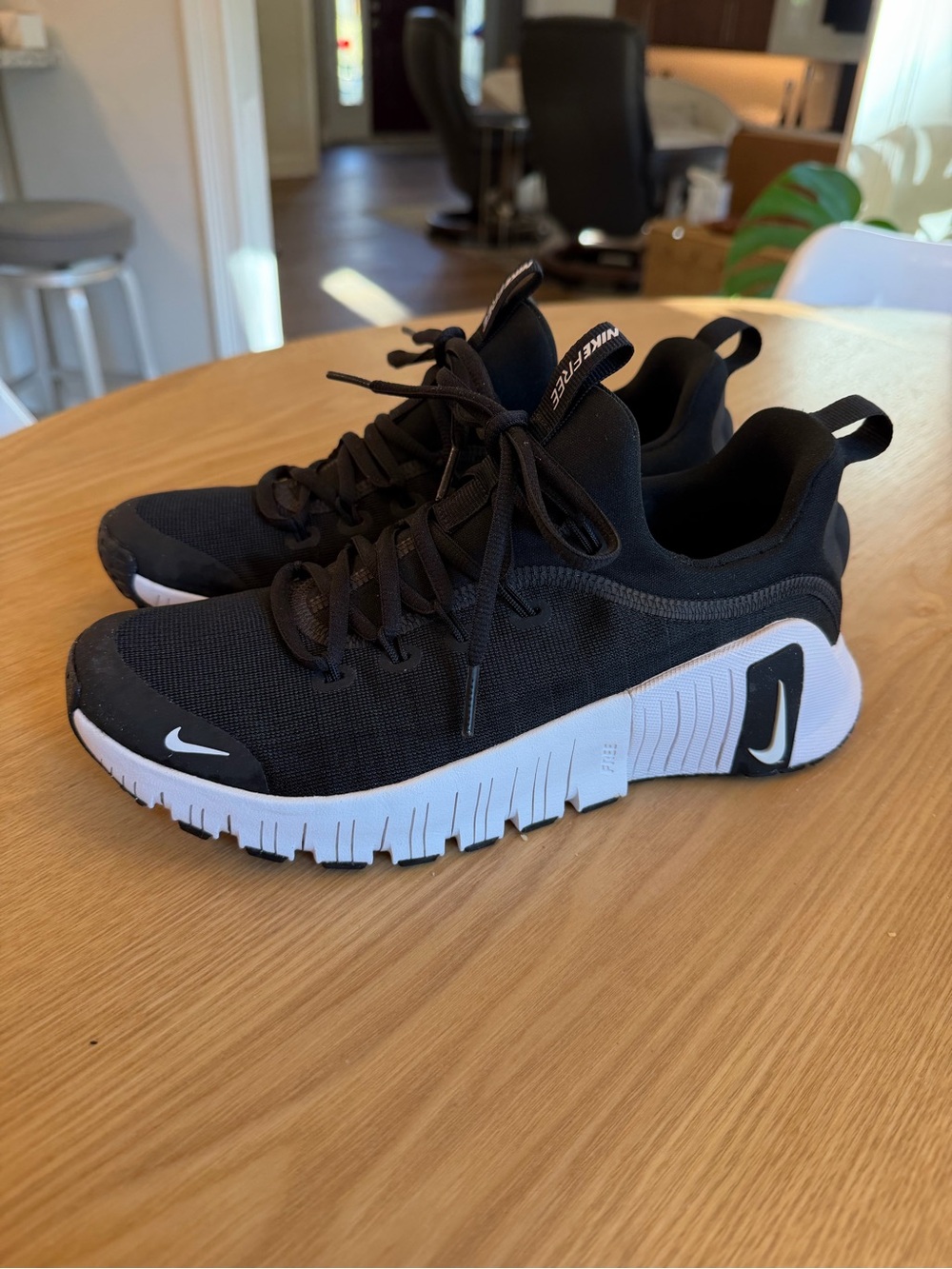 Nike Women's Free Metcon 6 Training Shoes in classic black and white 7.5M